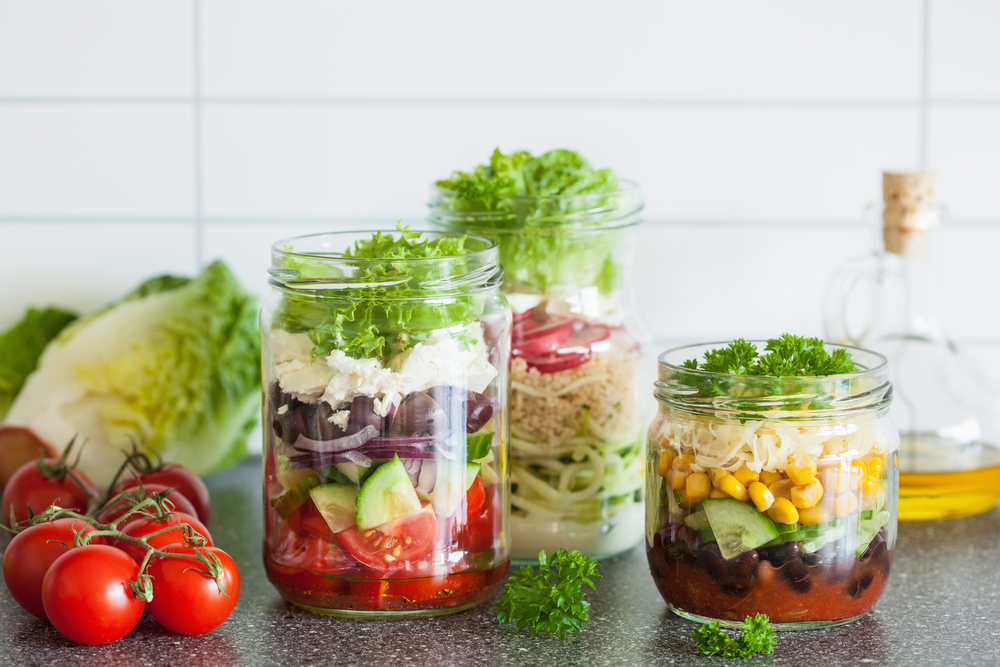 Healthy work to lunch idea: Mason jar salads | Swoosh Finance