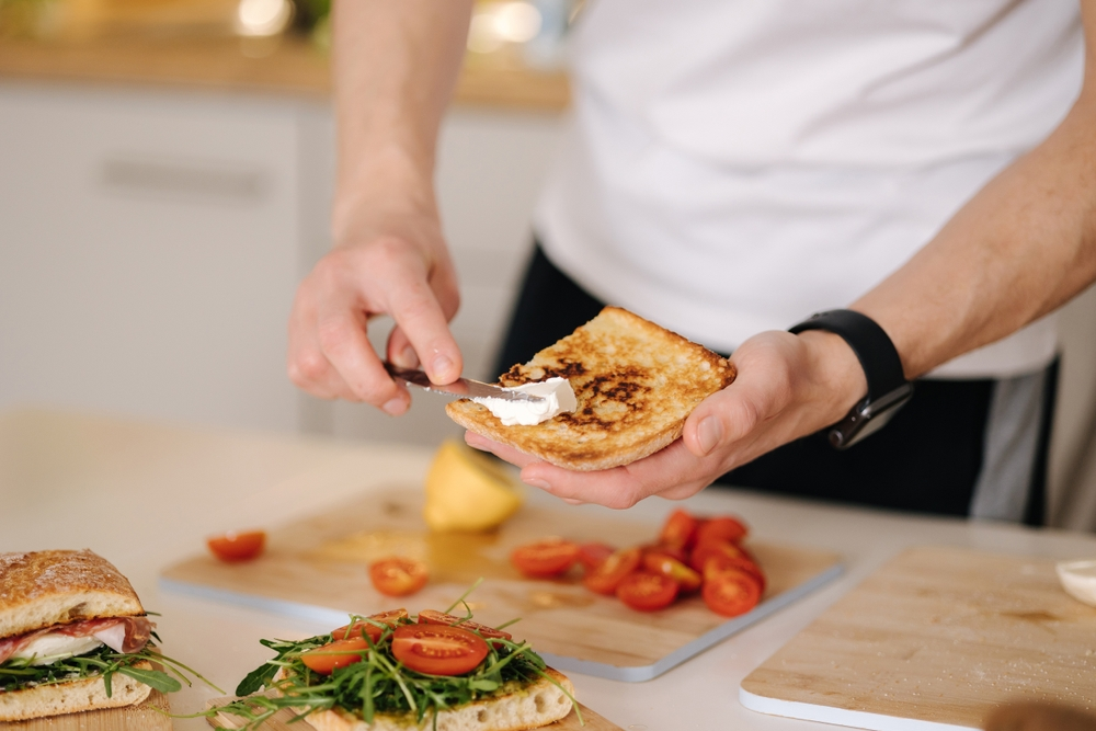 Tip to save money for next holiday: Make lunch at home to take to work | Swoosh Finance